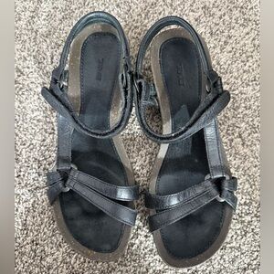 Teva black leather sandals. Women’s Size 8.5